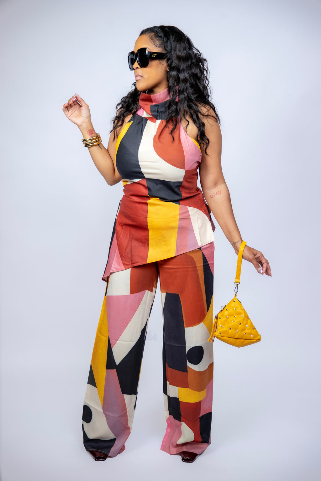 Rich Auntie Abstract Set