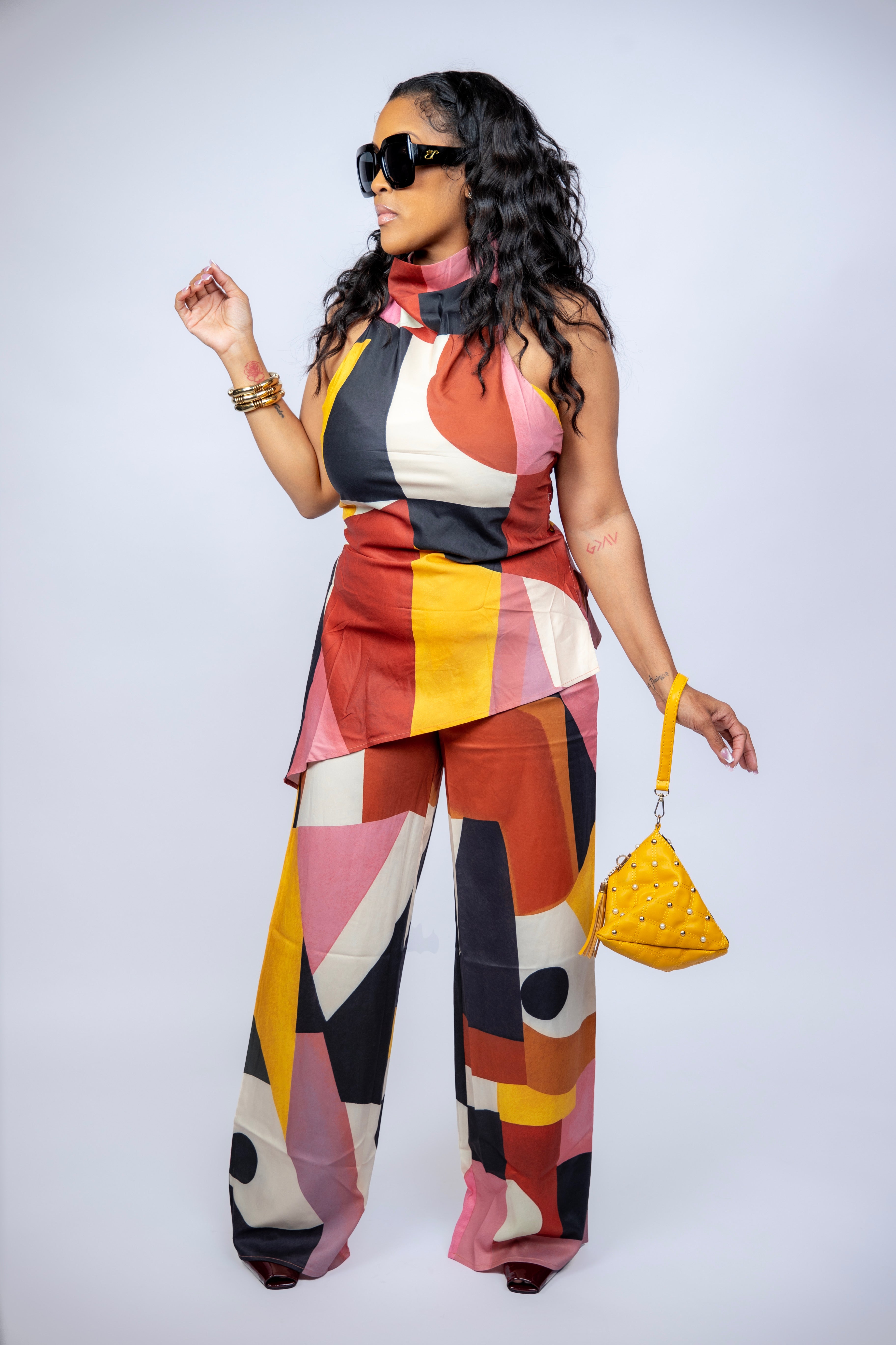 Rich Auntie Abstract Set